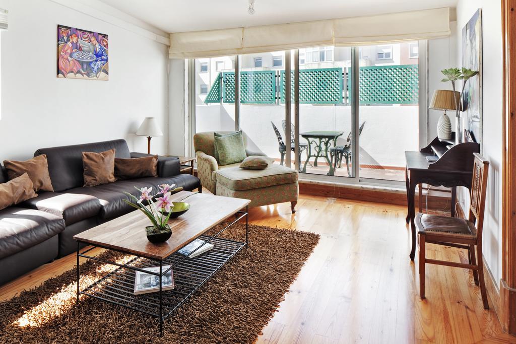 Lisbon Rentals Real Room photo